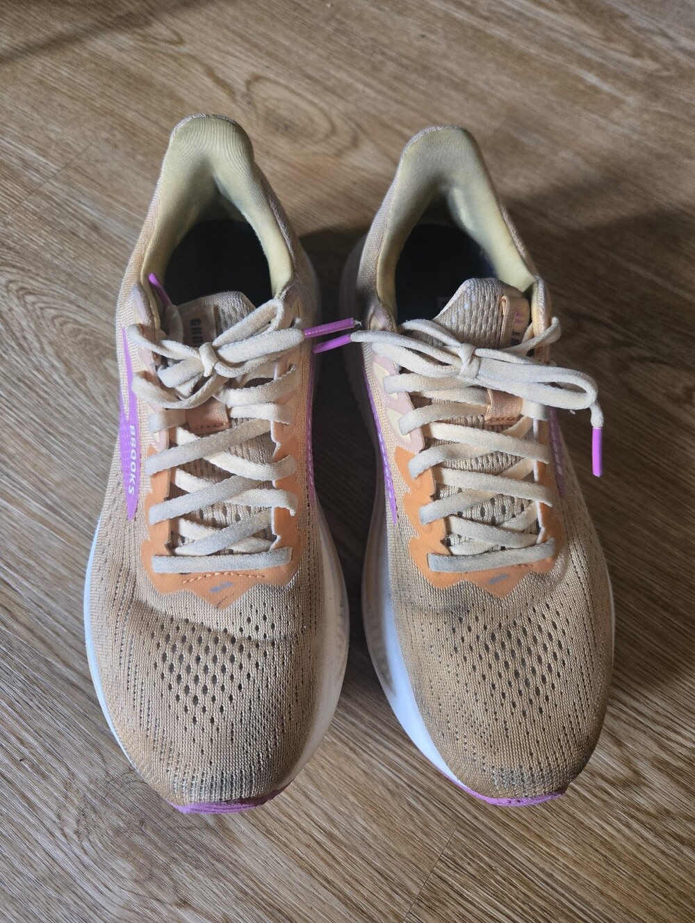 Brooks Ghost 17 Coral-Peach Women's Running Sneaker with Pink Accents
